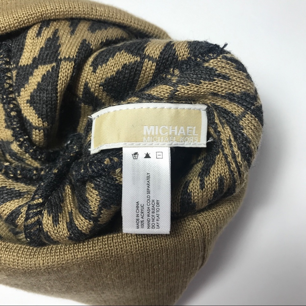 NWT MK scarf gloves head set - Picture 3 of 8